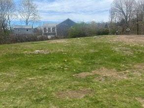 1236 Mammoth Rd in Dracut, MA - Building Photo - Building Photo