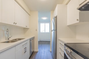 855/857/859 James Street in Woodstock, ON - Building Photo