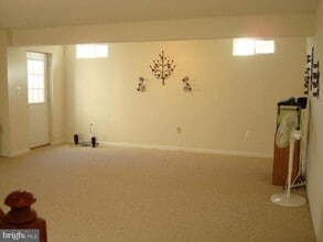 12091 Hartwood Meadow Pl in Linton Hall, VA - Building Photo - Building Photo