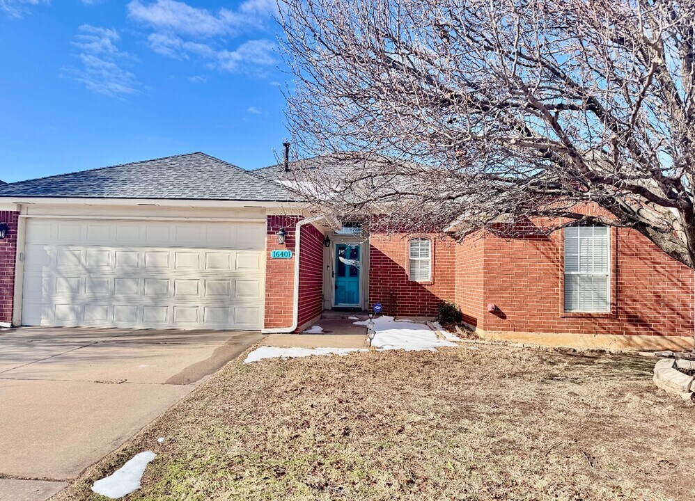 16401 Osceola Trail in Edmond, OK - Building Photo