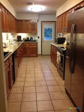 1706 Quail Run Dr in San Marcos, TX - Foto de edificio - Building Photo