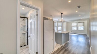 5201 Ventnor Ave in Ventnor City, NJ - Foto de edificio - Building Photo