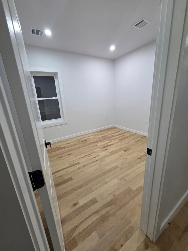 9 Voorhees St