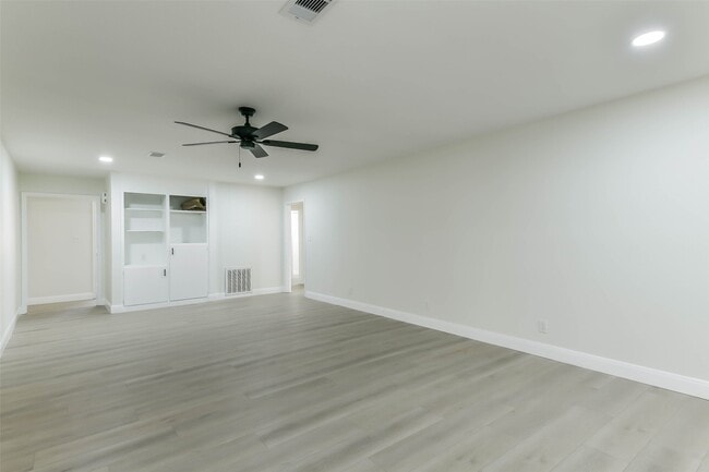 property at 8102 Dellanera Rd