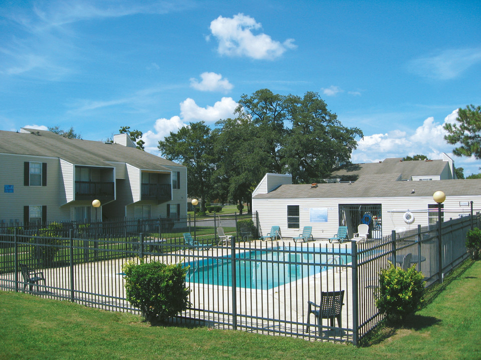 Brookley Pointe in Mobile, AL - Foto de edificio