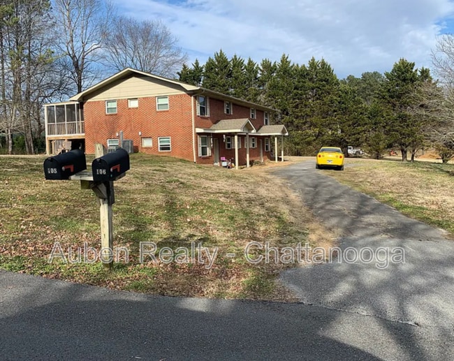 property at 106 Whitecrest Cir NW
