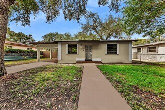 6221 SW 35th St in Miramar, FL - Building Photo - Building Photo