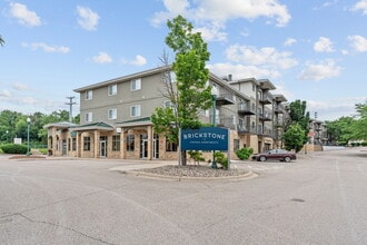 Brickstone in Chaska, MN - Foto de edificio - Building Photo
