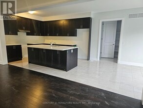 157 Harwood Ave in Woodstock, ON - Building Photo - Building Photo