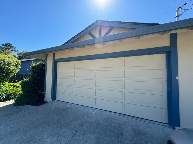 1956 Parrott Dr in San Mateo, CA - Building Photo - Building Photo
