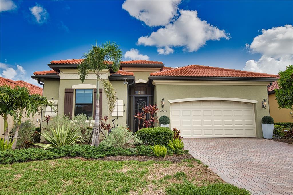 25046 Spartina Dr in Venice, FL - Building Photo