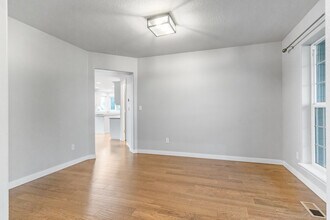 2851 Cleveland Ave NW in Salem, OR - Building Photo - Building Photo