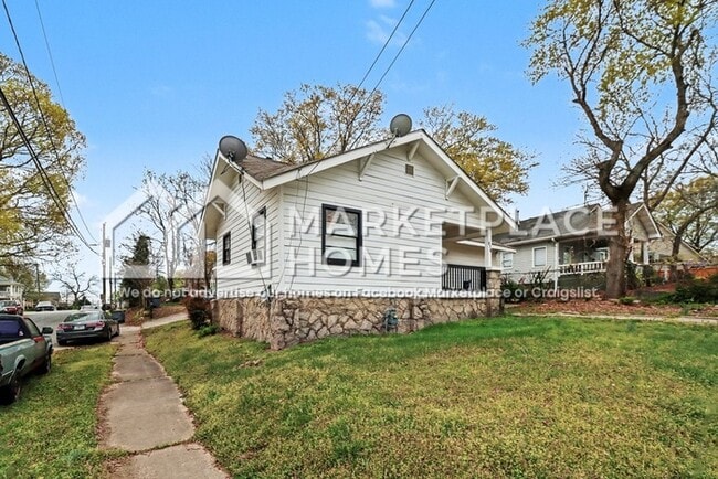876 Custer St in Atlanta, GA - Building Photo - Building Photo