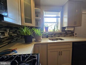 457 N Edgewood St in Philadelphia, PA - Building Photo - Building Photo