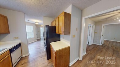 5921 Amity Springs Dr in Charlotte, NC - Building Photo - Building Photo