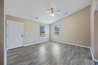 2066 Central Ave in Summerville, SC - Building Photo - Building Photo