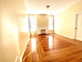135 W Main St in Waterbury, CT - Building Photo