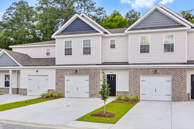 446 Governor Treutlen Dr in Pooler, GA - Building Photo - Building Photo