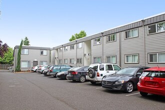 9222 N Lombard St in Portland, OR - Building Photo - Building Photo