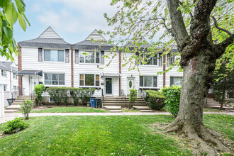 258-10 259th St in Rosedale, NY - Building Photo - Building Photo