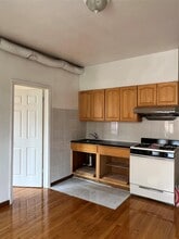 42-14 Union St in Queens, NY - Foto de edificio - Building Photo