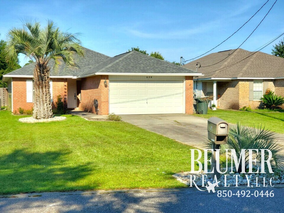 628 Reservation Ave in Pensacola, FL - Building Photo
