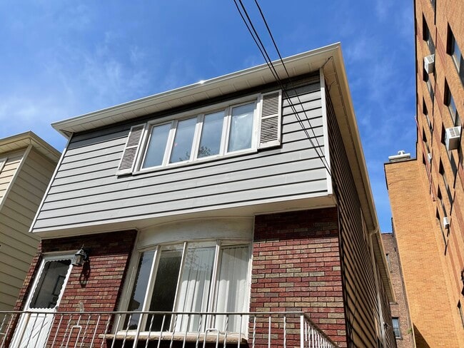 20 Bentley Ave, Unit 20 Bentley Ave