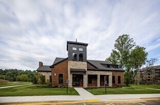 2821 Yorkshire Moors Wy in Knoxville, TN - Building Photo