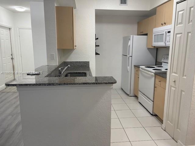 2439 Centergate Dr, Unit 102 in Miramar, FL - Foto de edificio - Building Photo