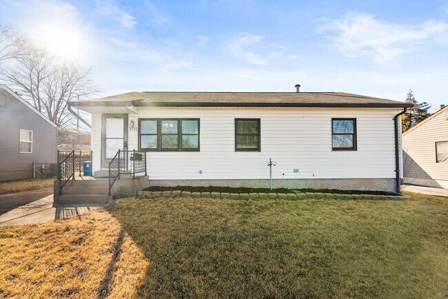 9735 Shuffle Dr in St. Louis, MO - Building Photo - Building Photo