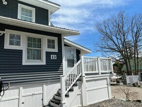 54 Center St in Wolfeboro, NH - Building Photo - Building Photo