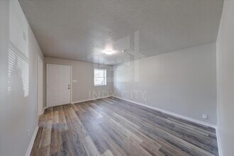 205 N Manngrove Ln in Muncie, IN - Building Photo - Building Photo