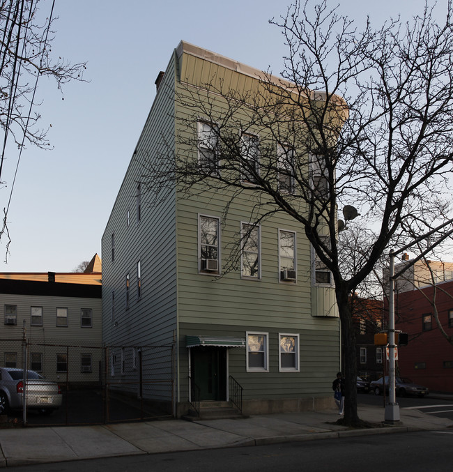 154 Central Ave in Jersey City, NJ - Building Photo - Building Photo