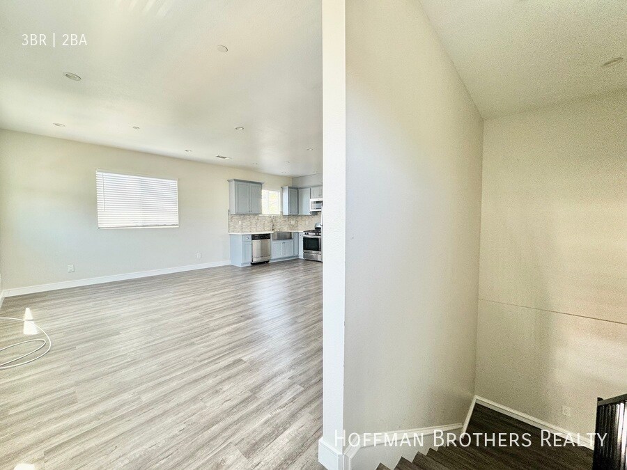 752 W 4th St in Los Angeles, CA - Building Photo