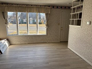 2030 Eastman Ave in Bethlehem, PA - Foto de edificio - Building Photo