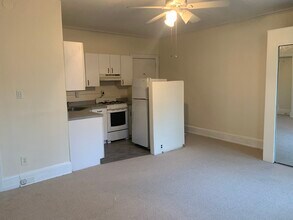 556 N 17th St, Unit 2 in Philadelphia, PA - Foto de edificio - Building Photo