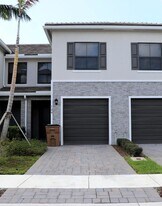 144 SE 5th Ct in Deerfield Beach, FL - Building Photo
