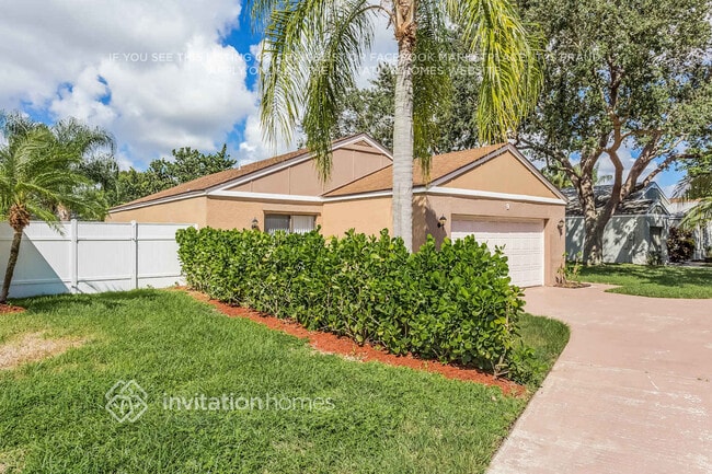 9 Cardiff Way in Boynton Beach, FL - Building Photo - Building Photo