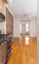 44 Avenue B in New York, NY - Foto de edificio - Building Photo