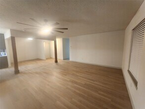 4906 Valleyview Dr in La Porte, TX - Building Photo - Building Photo