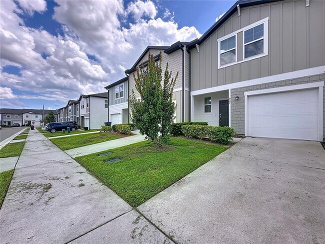 927 Reserve Pl in Davenport, FL - Building Photo - Building Photo