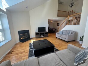 86 Racquet Rd in Wall Township, NJ - Foto de edificio - Building Photo