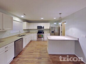 2254 SW Siskin Cir in Port Orchard, WA - Foto de edificio - Building Photo