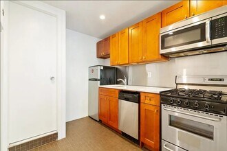 125 E 39th St in New York, NY - Foto de edificio - Building Photo