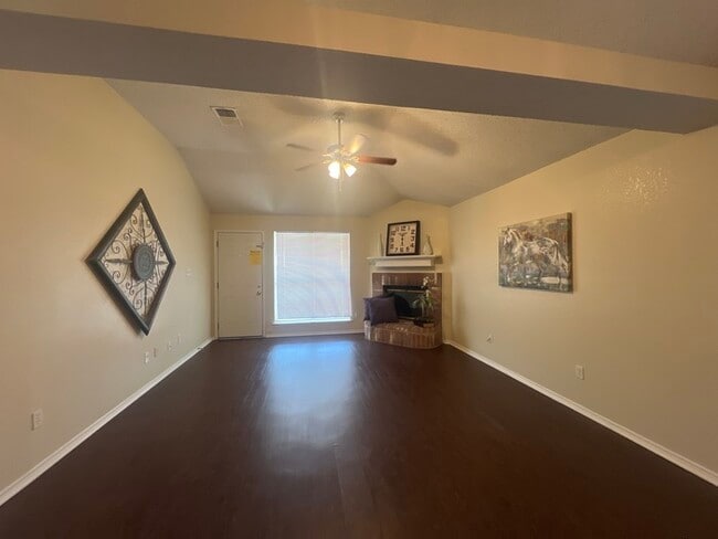 10409 Pleasant Mound Dr in Fort Worth, TX - Building Photo - Building Photo