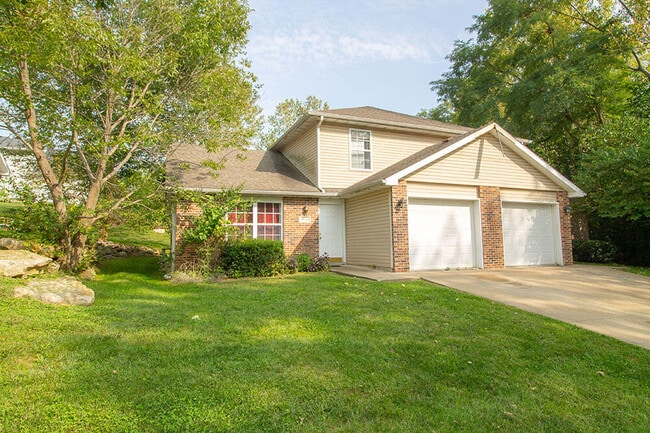 property at 1324 Godas Cir