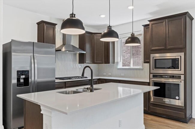 property at 11905 Paseo de los Lagos Ln