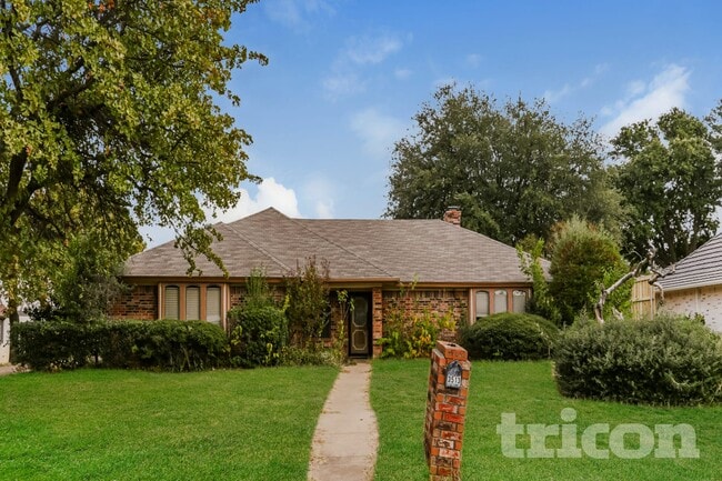 property at 3513 Meadowlark Ln