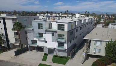 Lindblade Lofts in Los Angeles, CA - Foto de edificio - Building Photo