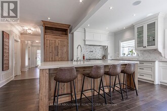 1329 Cumnock Crescent in Oakville, ON - Building Photo - Building Photo